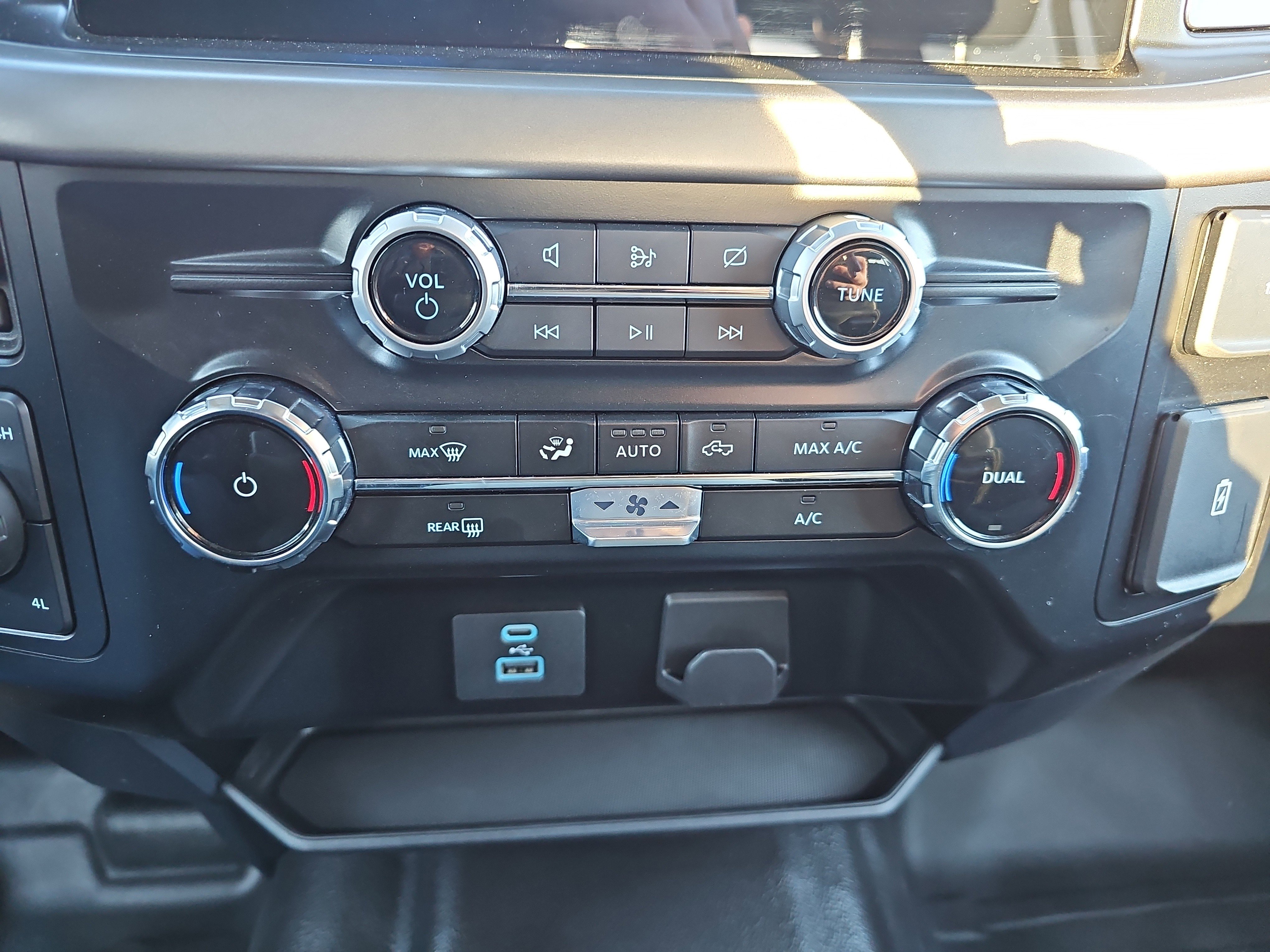 Used 2024 Ford F150 XLT w/ Tow/Haul Package image 30