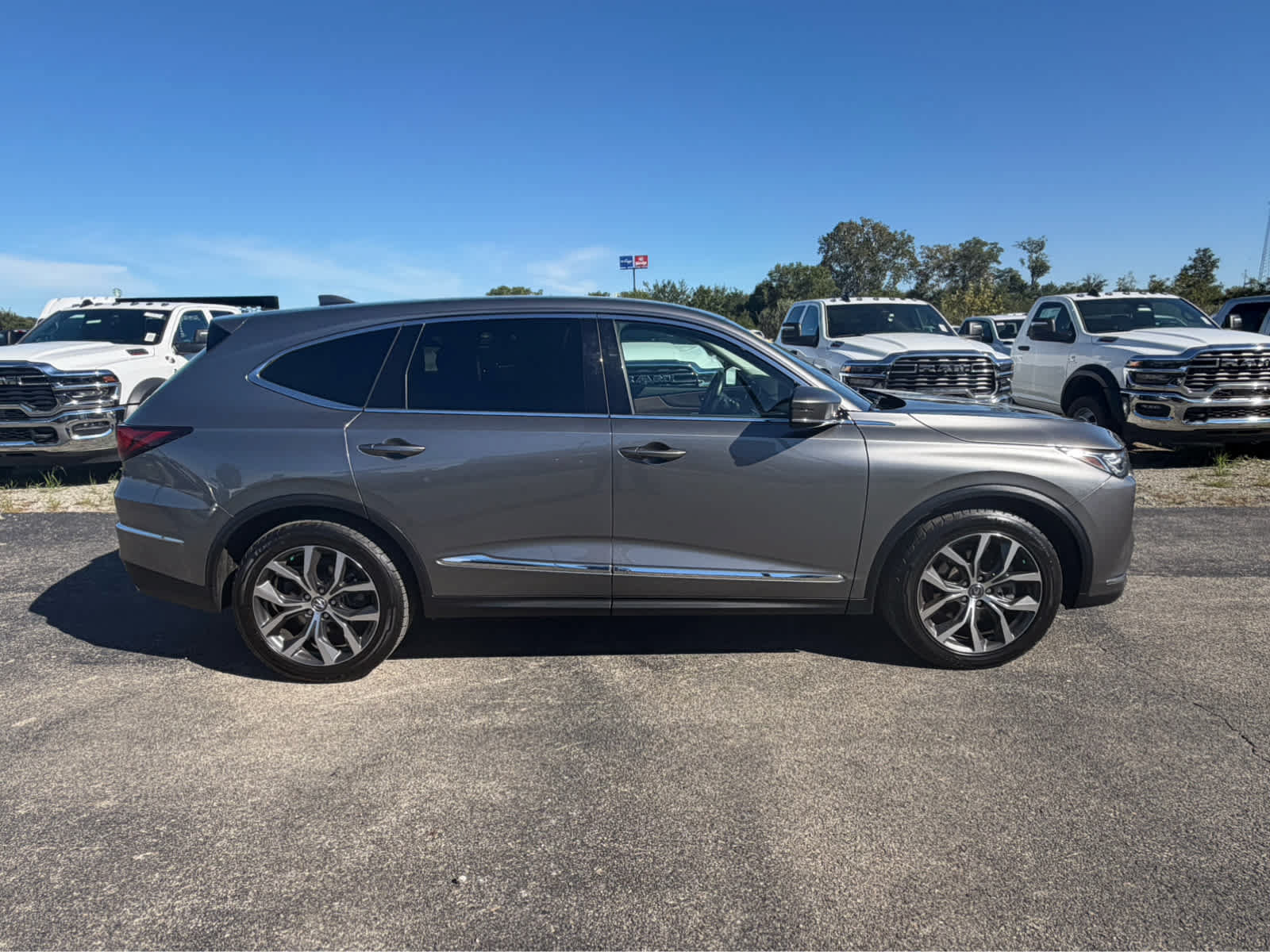 Used 2022 Acura MDX w/ Technology Package AWD/4WD image 9