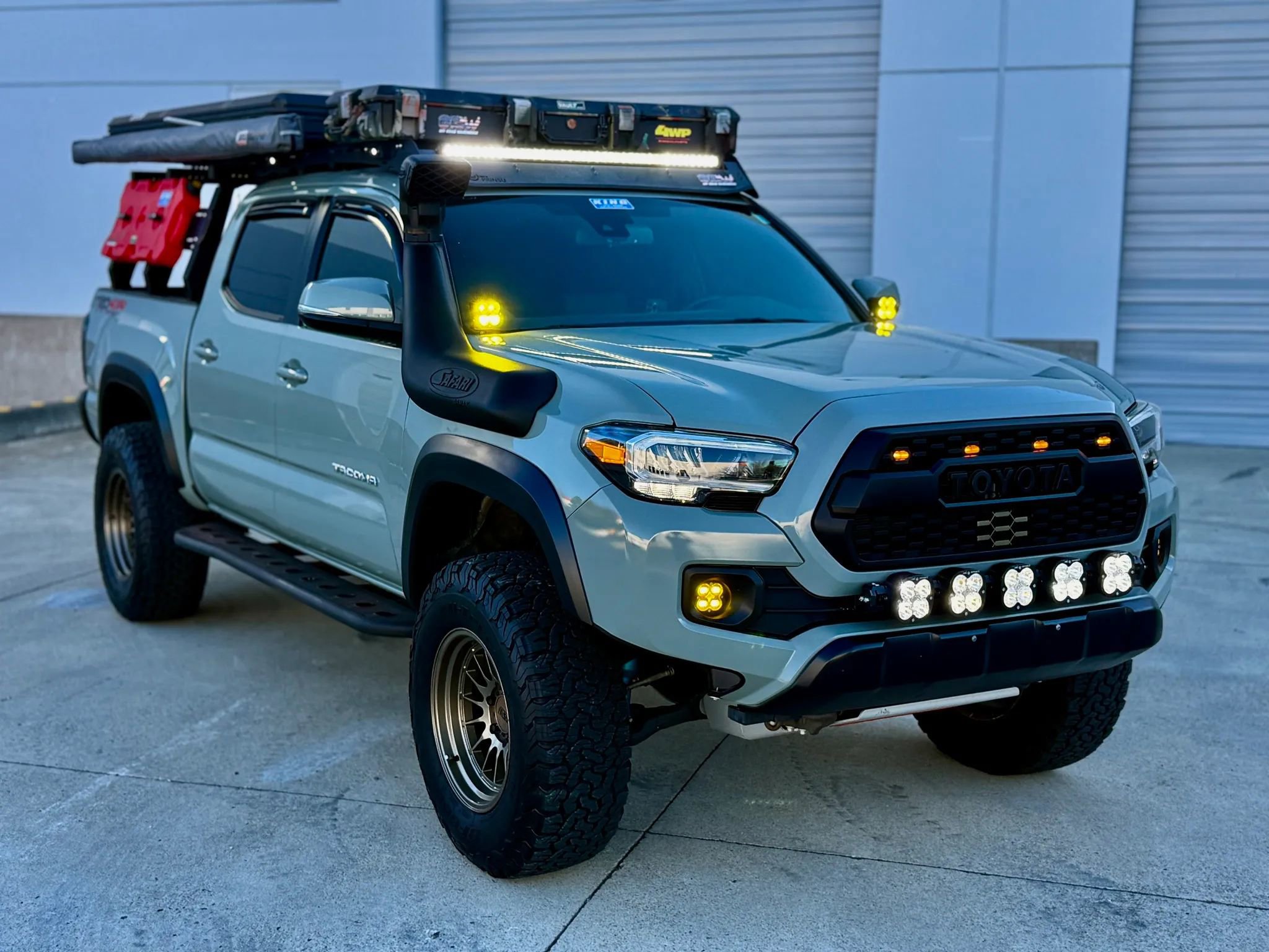 Used 2023 Toyota Tacoma TRD Off-Road AWD/4WD image 4