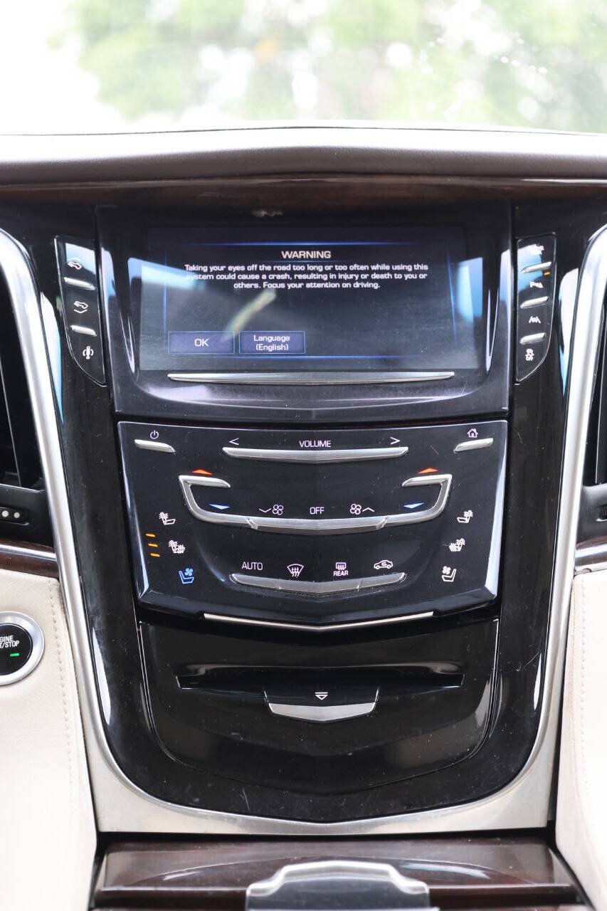 Used 2016 Cadillac Escalade ESV Premium AWD/4WD image 21