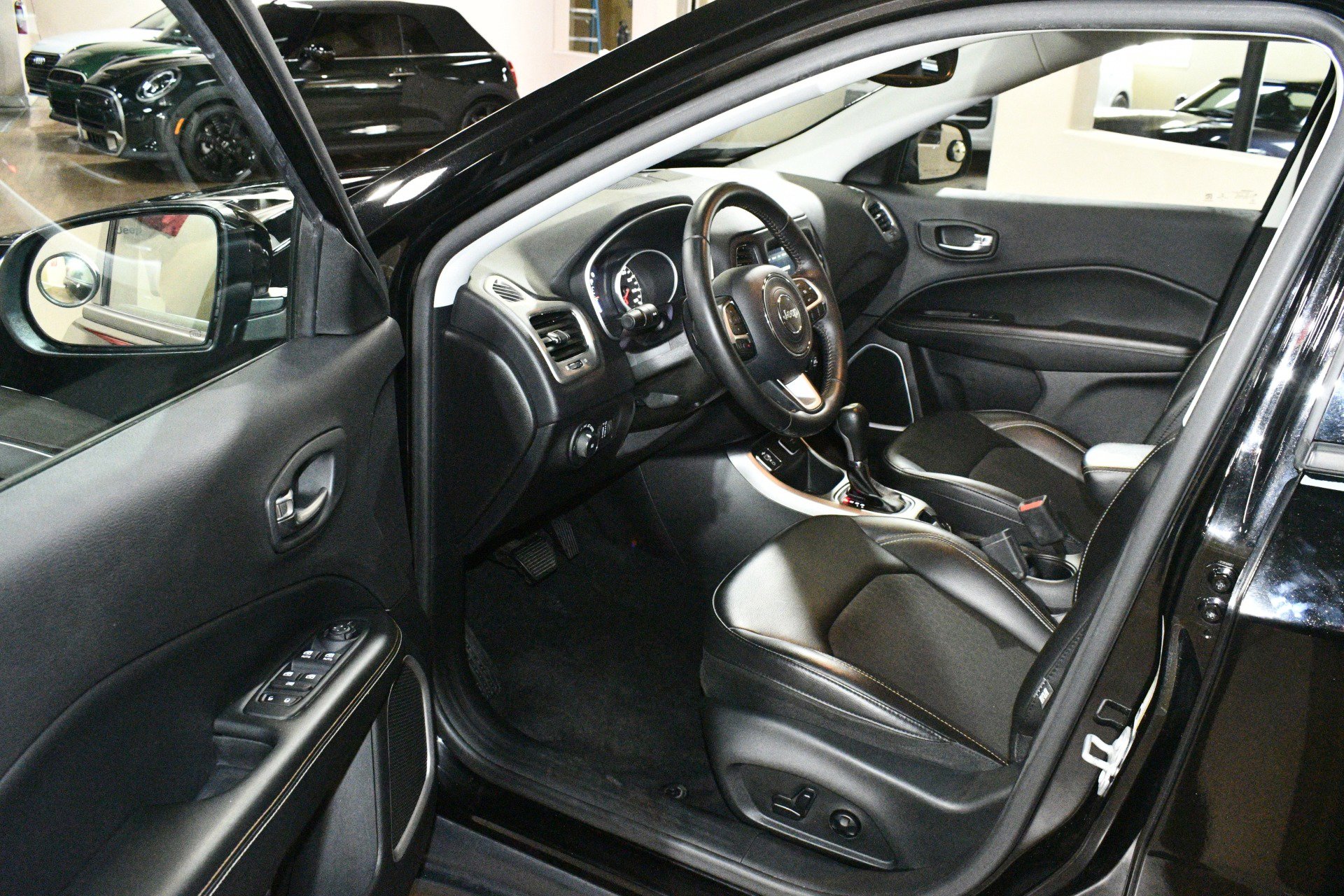 Used 2019 Jeep Compass Latitude w/ Popular Equipment Group image 47