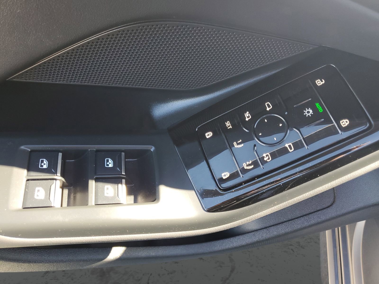 Used 2025 Audi A6 e-tron Premium w/ Ultra Package image 20