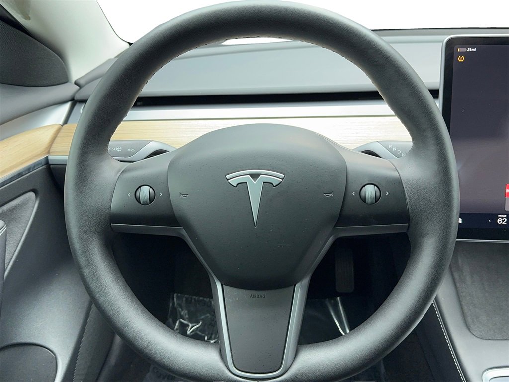 Used 2023 Tesla Model 3 Standard Range image 18