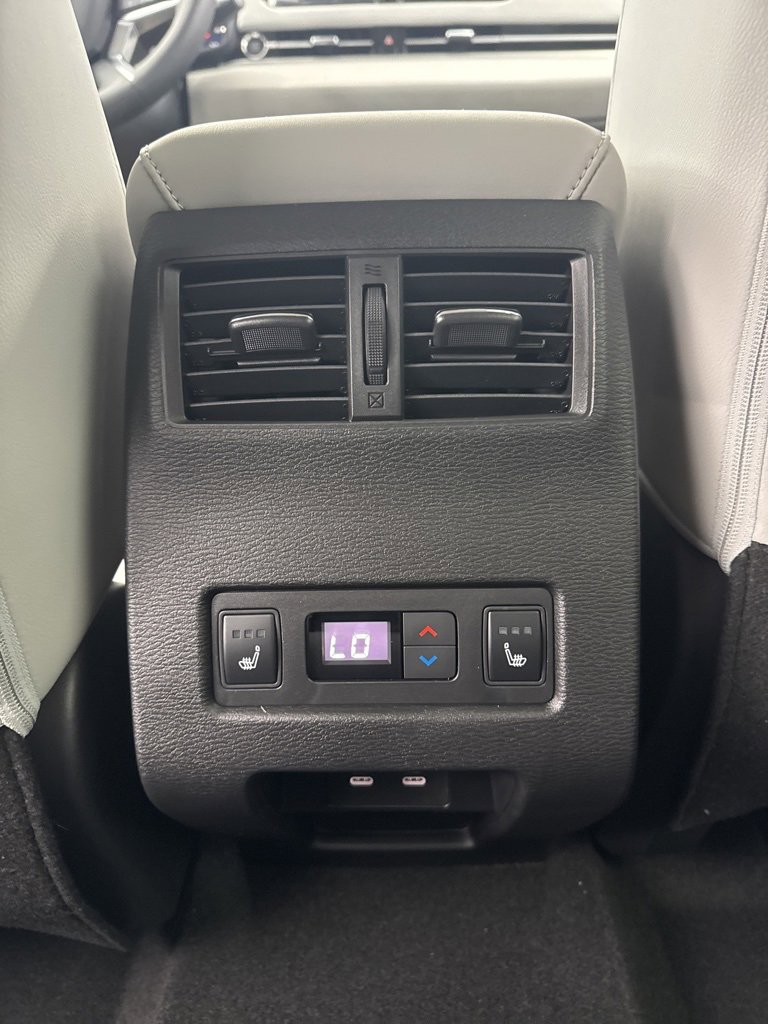 New 2025 Mitsubishi Outlander SEL image 31