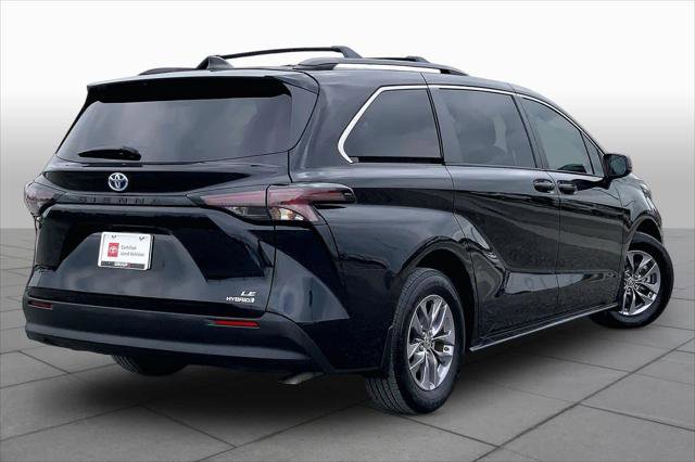 Certified 2024 Toyota Sienna LE FWD image 13