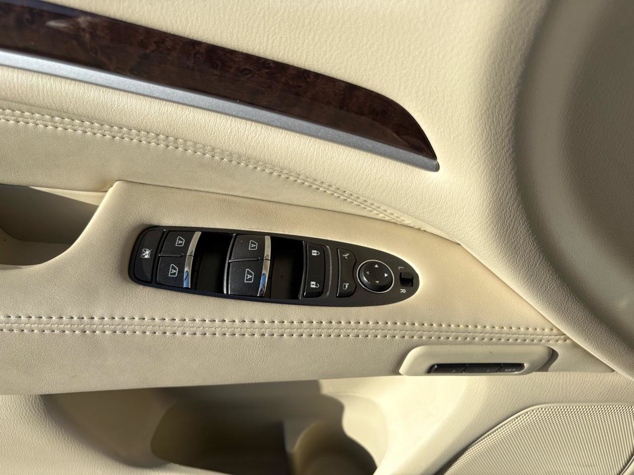 Used 2013 INFINITI JX35 AWD w/ Premium Pkg image 52
