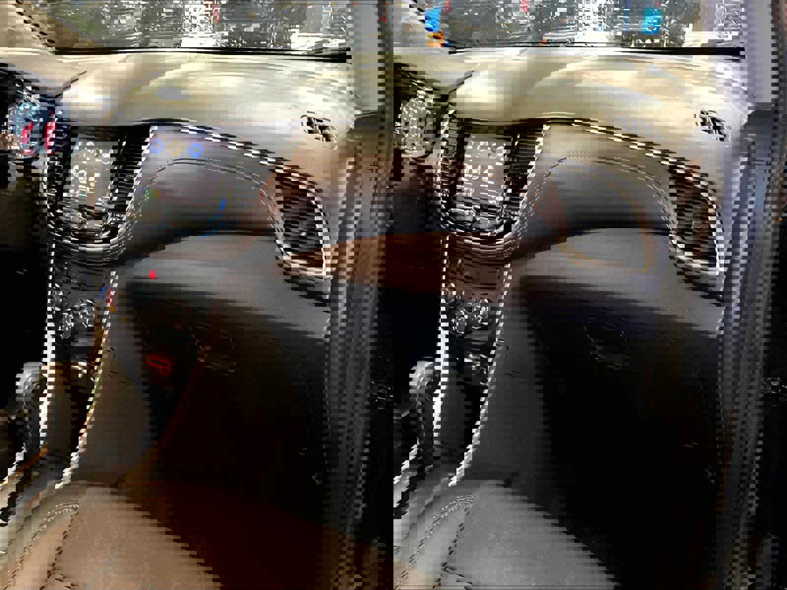 Used 2022 Chevrolet Trax LT w/ LT Convenience Package image 13