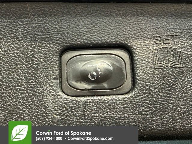 Used 2020 Ford Edge Titanium w/ Equipment Group 301A AWD/4WD image 20
