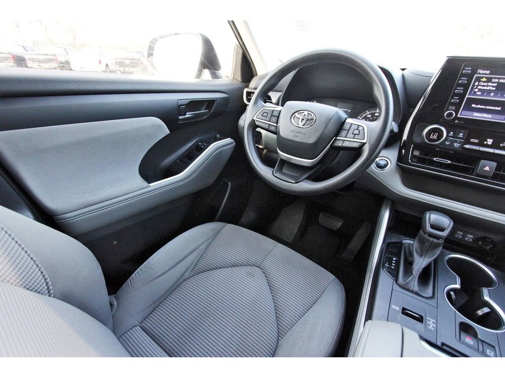 Used 2022 Toyota Highlander L image 10