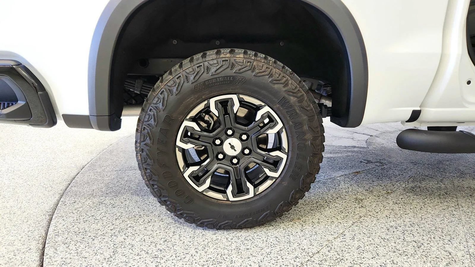 Used 2025 Chevrolet Silverado 1500 ZR2 AWD/4WD image 45