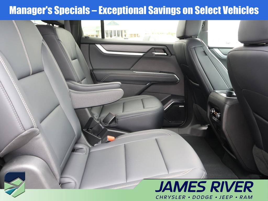 Used 2026 GMC Acadia Elevation w/ Elevation Premium Package AWD/4WD image 12