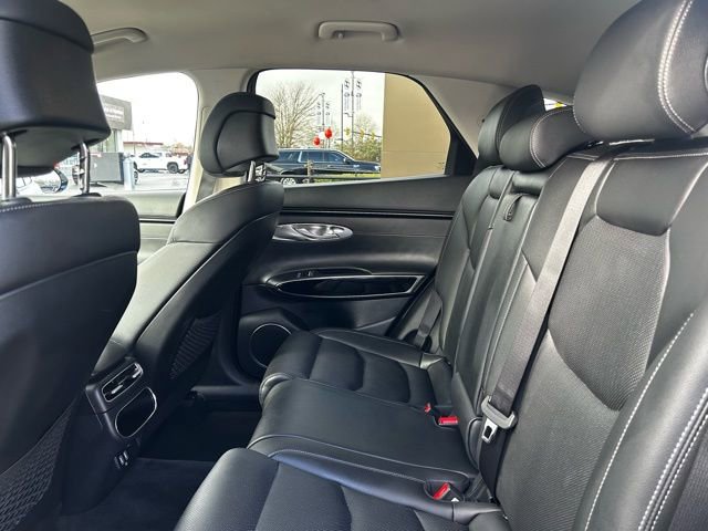 Used 2025 Genesis GV70 2.5T Select image 11