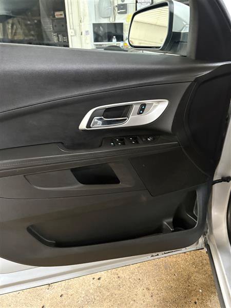 Used 2017 Chevrolet Equinox LT w/ Convenience Package AWD/4WD image 11
