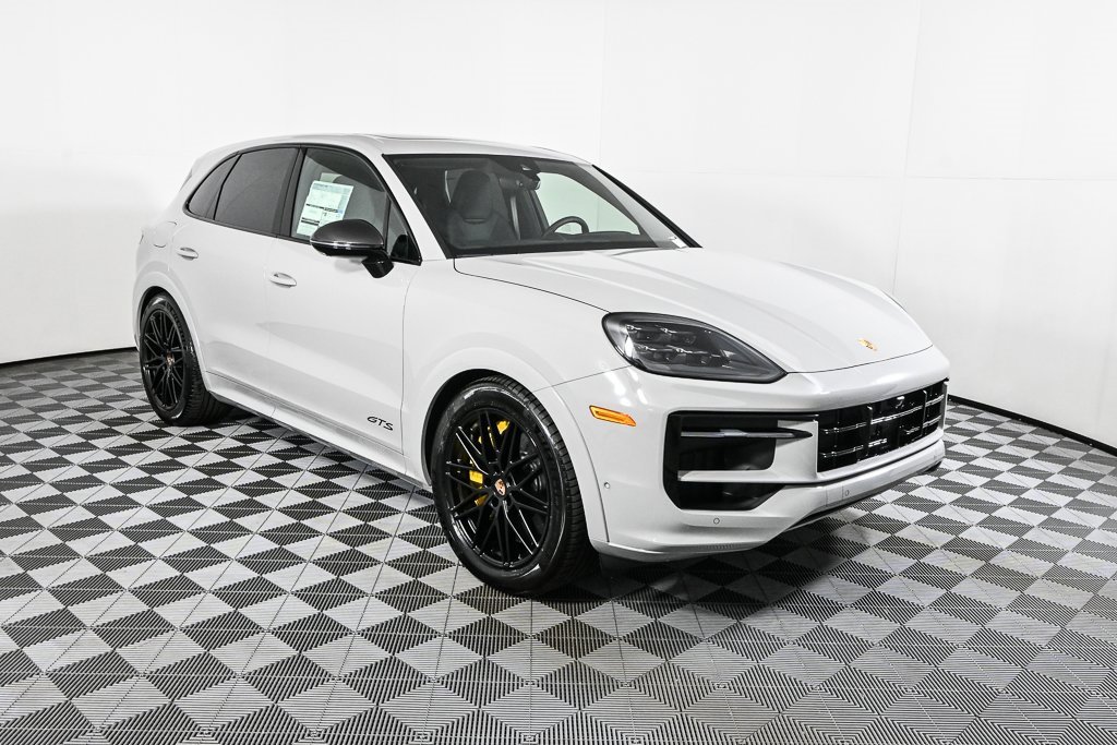 New 2026 Porsche Cayenne GTS image 34