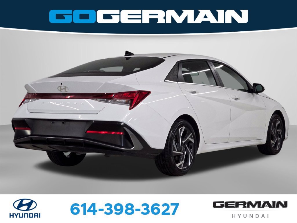 Used 2025 Hyundai Elantra SEL FWD image 8