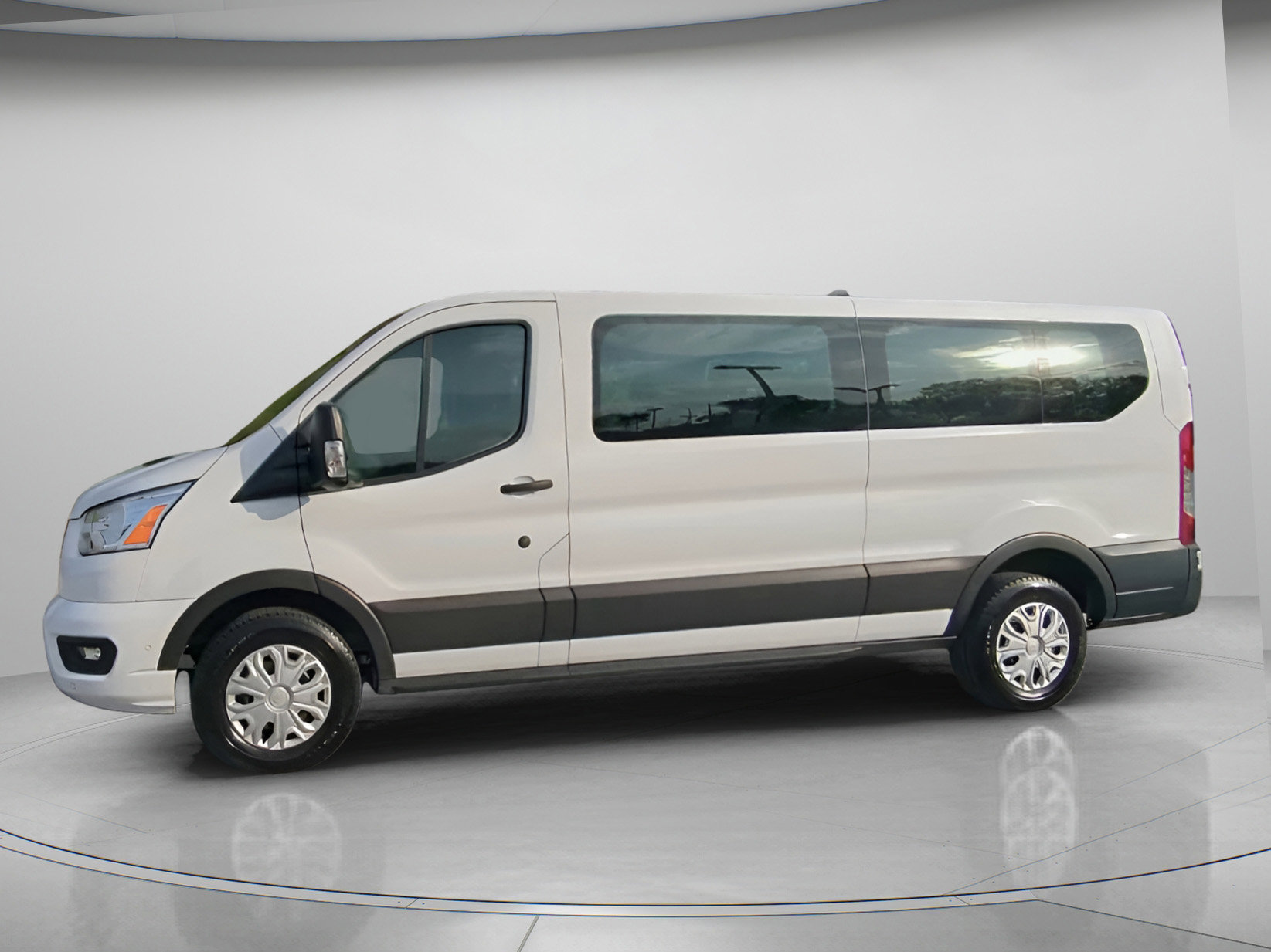 Certified 2022 Ford Transit 350 XLT image 14