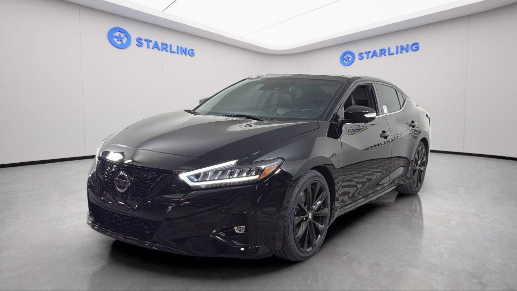 Used 2022 Nissan Maxima SR w/ Sport Mat Group FWD image 2