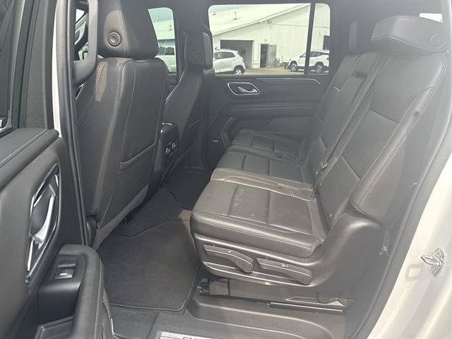 Used 2022 Chevrolet Suburban LT AWD/4WD image 16
