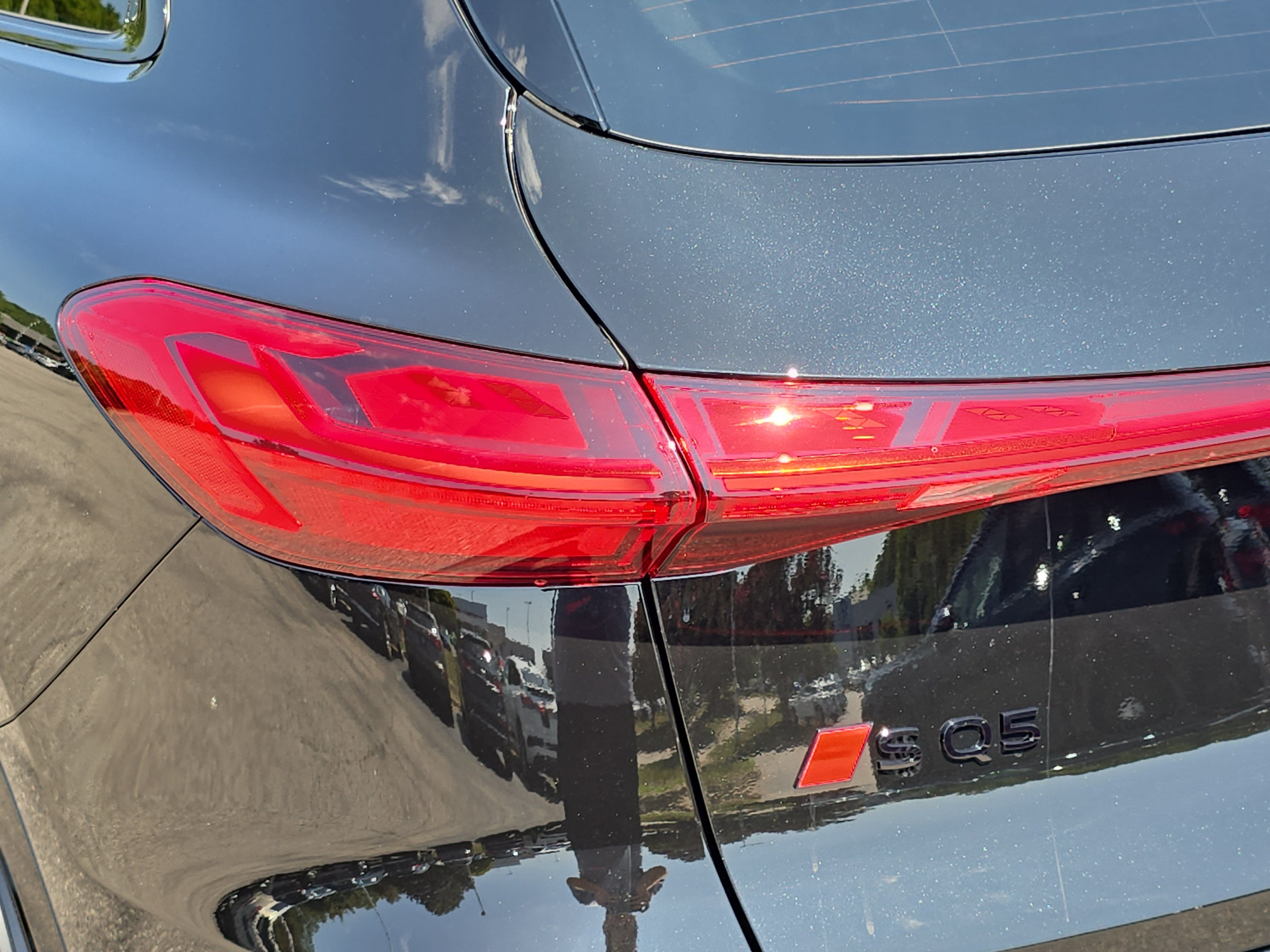 New 2026 Audi SQ5 Prestige AWD/4WD image 32
