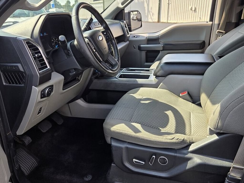 Used 2016 Ford F150 XLT w/ Equipment Group 302A Luxury RWD image 3