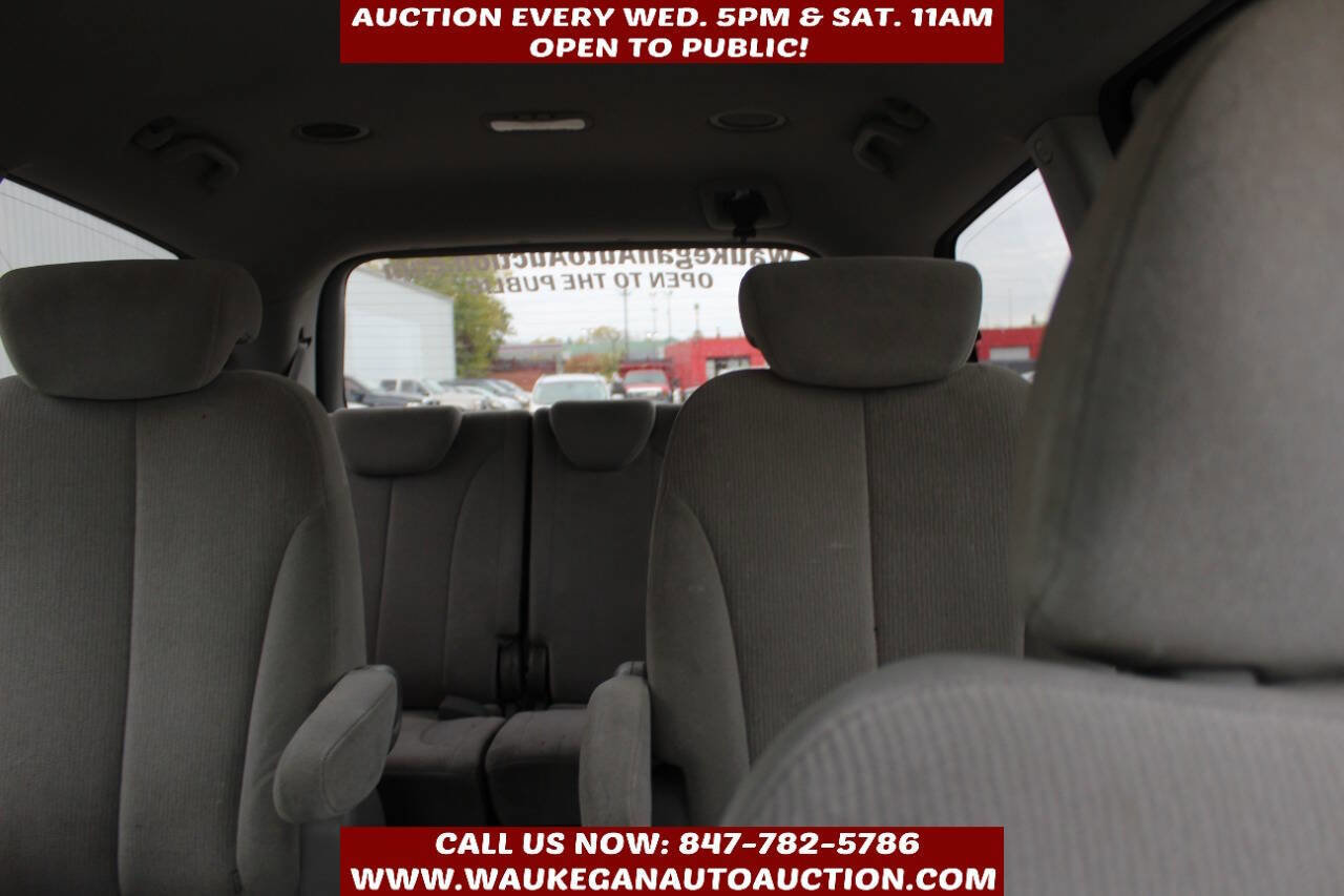 Used 2008 Kia Sedona LX image 8