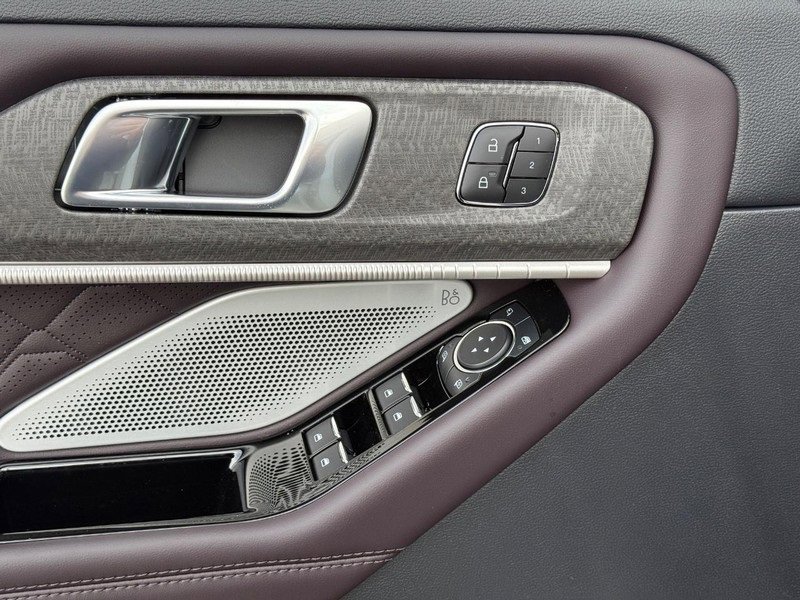 New 2026 Ford Explorer Platinum w/ LUX Leather Package image 21