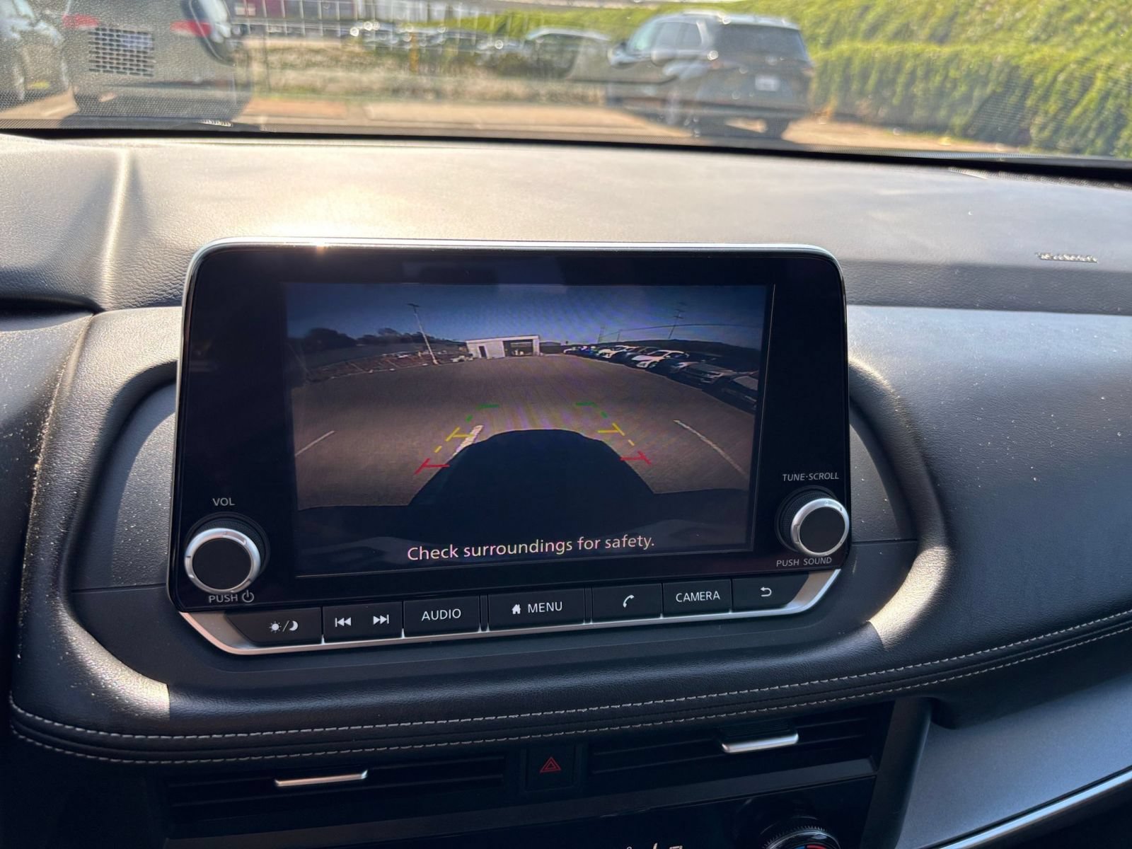 Used 2025 Nissan Rogue SV FWD image 25