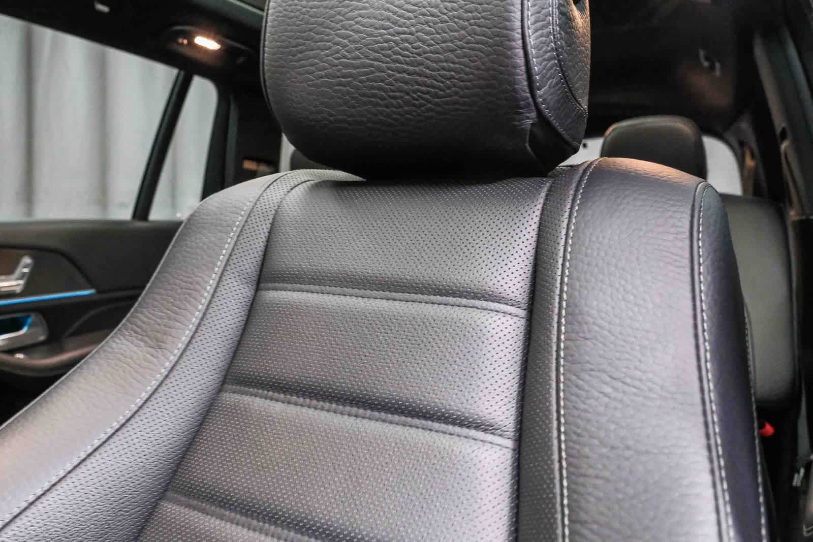 Used 2023 Mercedes-Benz GLS 450 4MATIC image 27