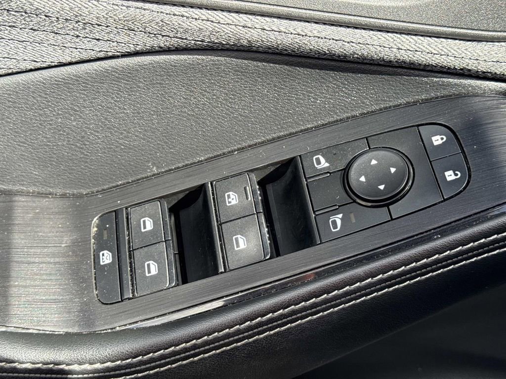 Certified 2023 Nissan Rogue SV image 17