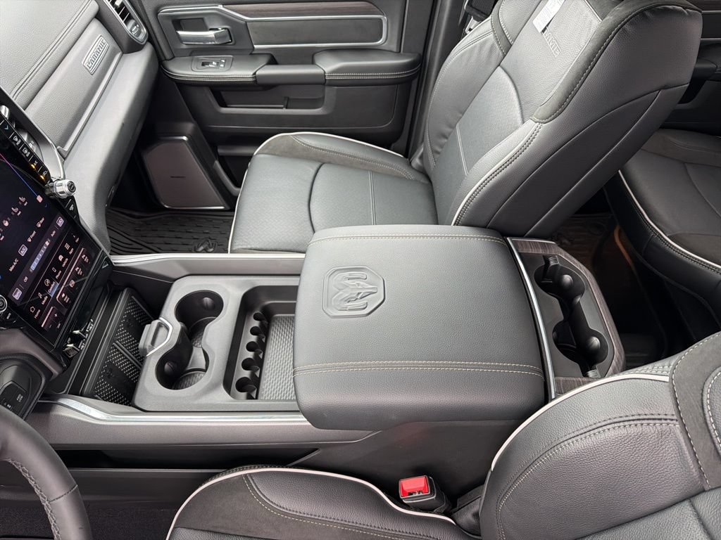 New 2026 RAM 3500 Laramie AWD/4WD image 47