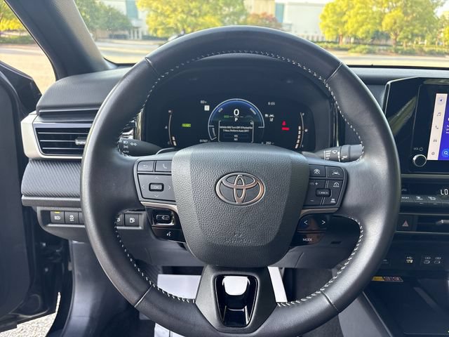 Used 2025 Toyota Camry SE FWD image 14