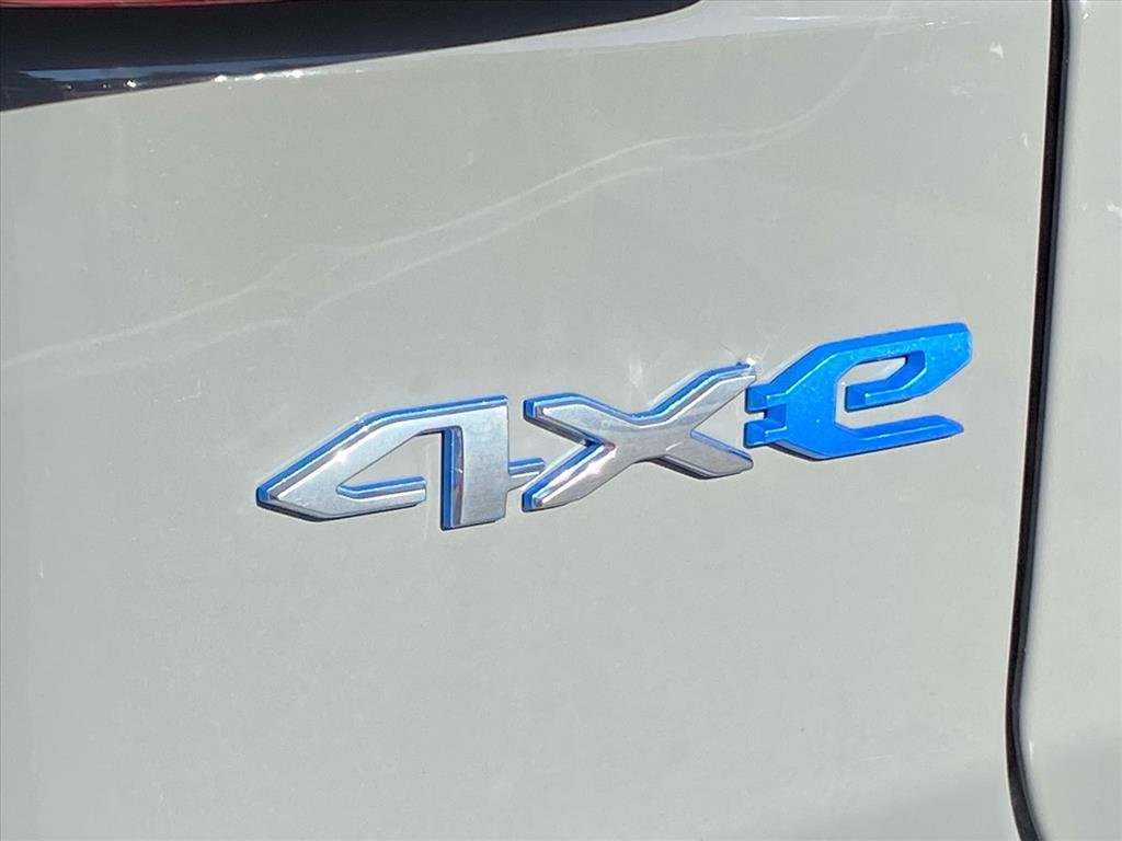 Used 2022 Jeep Wrangler Unlimited Sahara w/ Cold Weather Group image 6