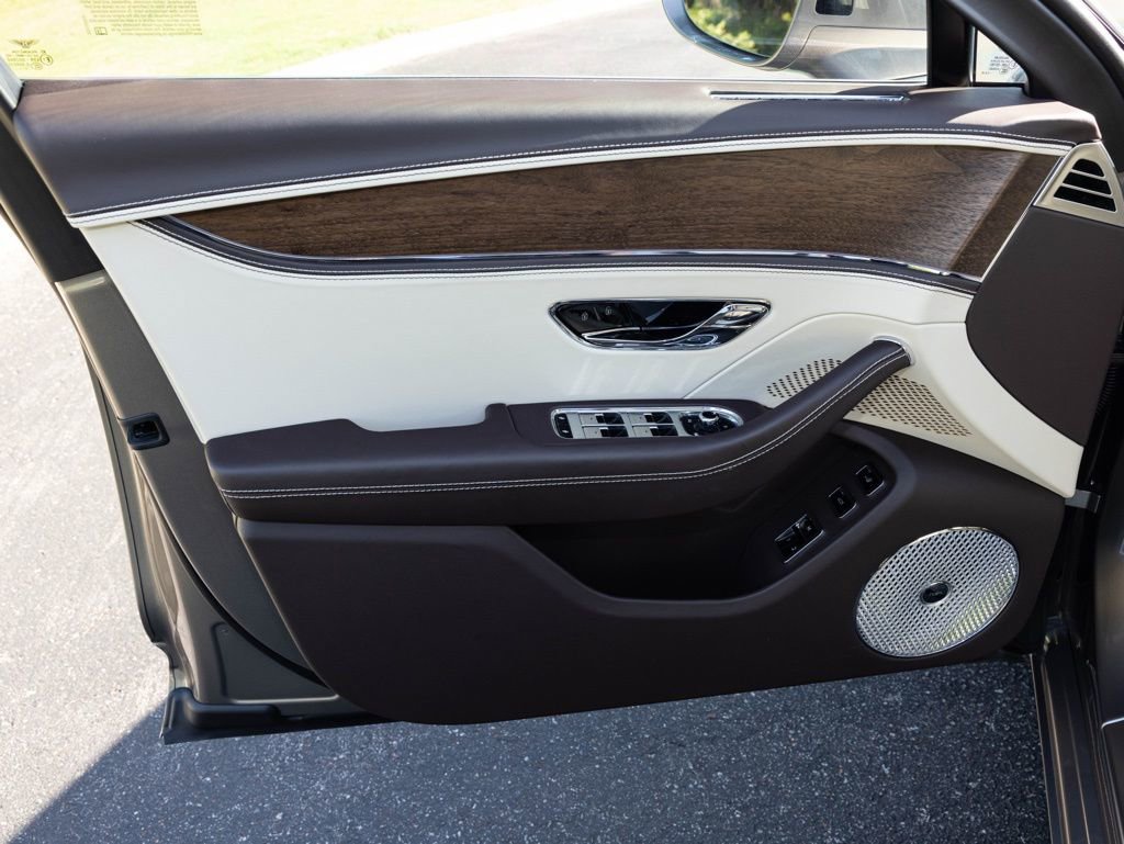 New 2026 Bentley Flying Spur Plug-In Hybrid AWD/4WD image 22