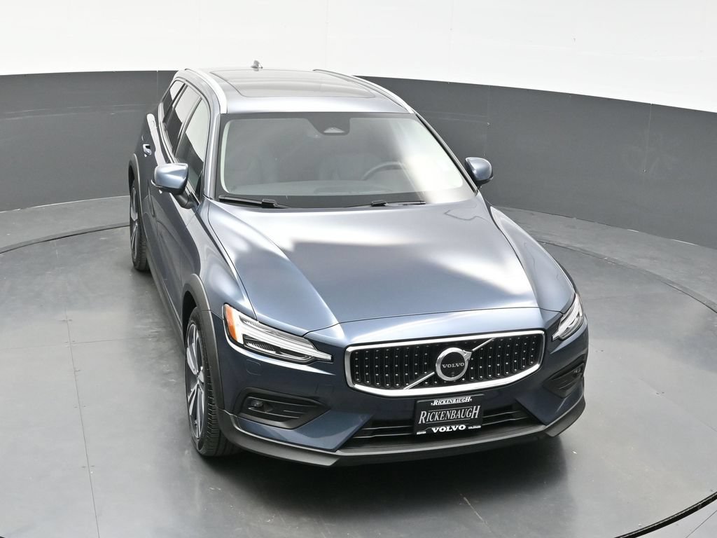 Used 2026 Volvo V60 B5 Cross Country Plus AWD/4WD image 33