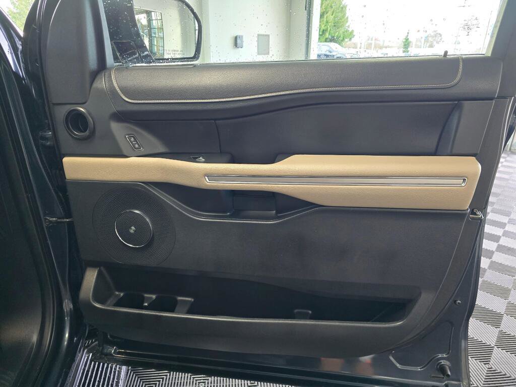 Used 2024 Ford Expedition Limited image 44