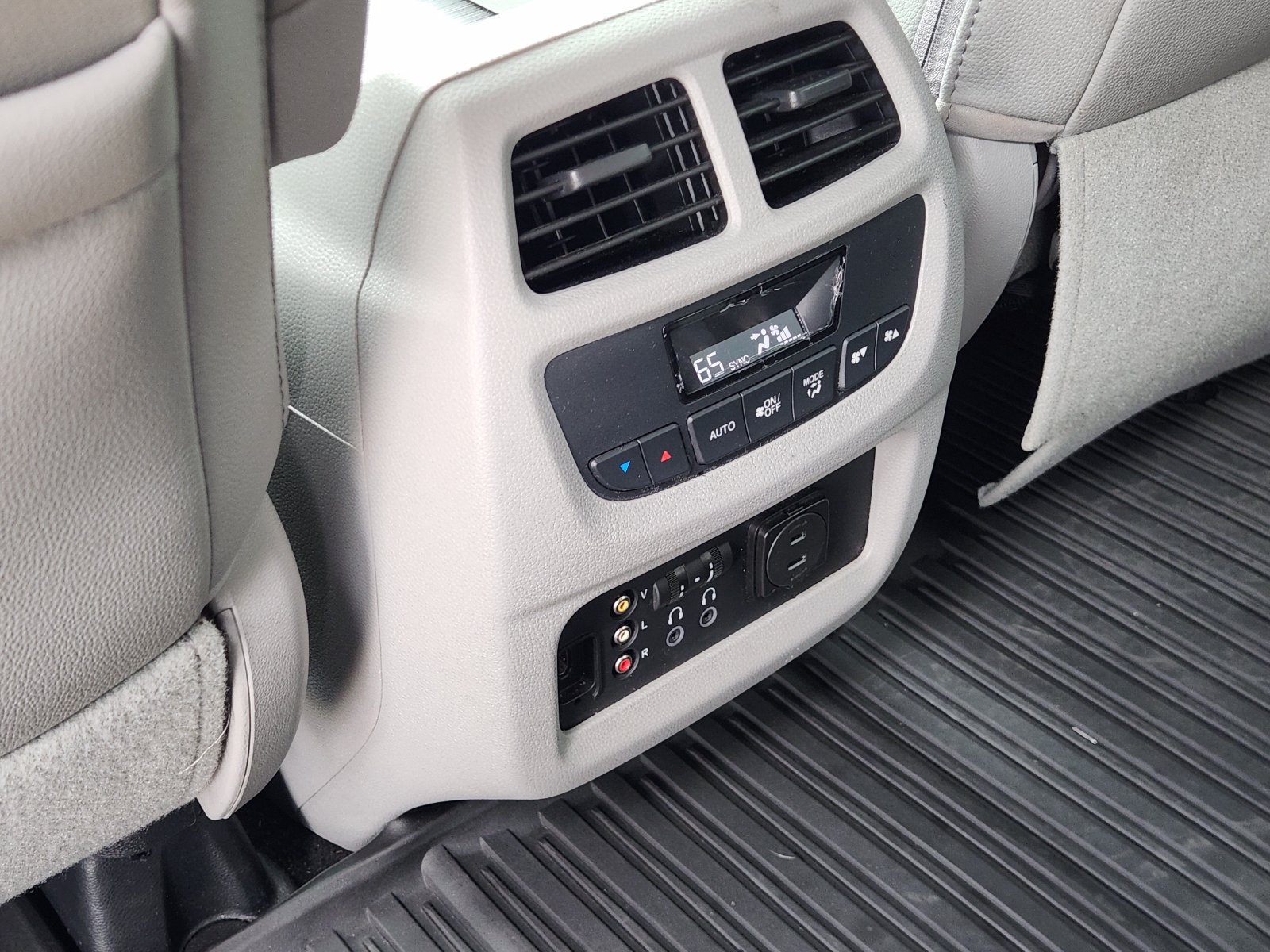 Used 2017 Honda Pilot EX-L image 34