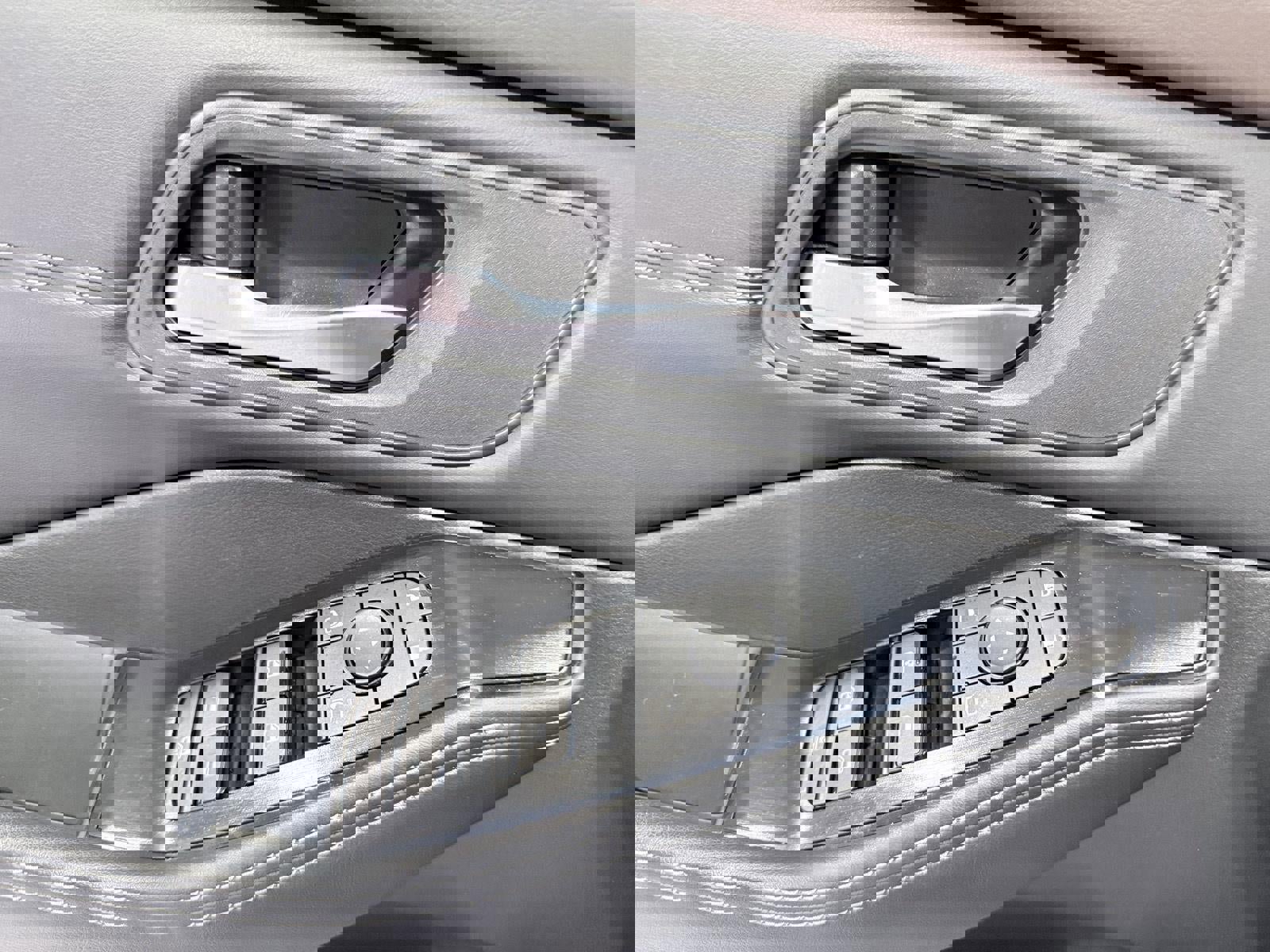 Used 2023 Nissan Rogue SV w/ SV Premium Package image 34