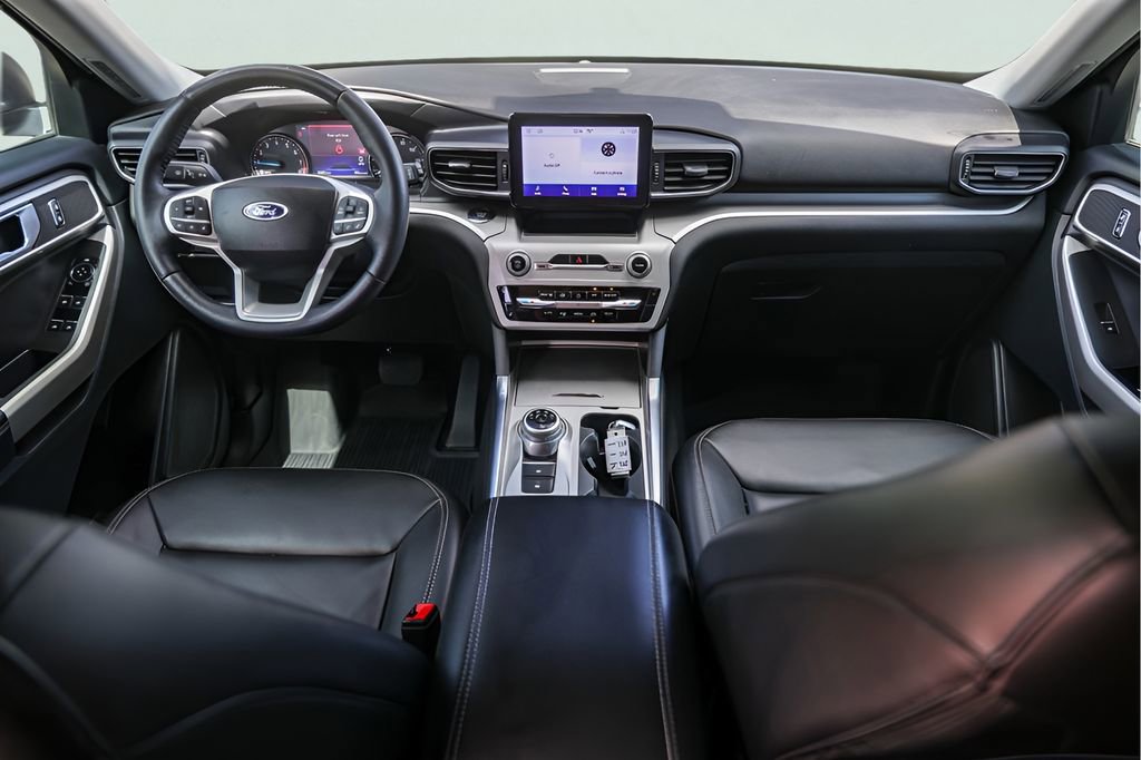 Used 2023 Ford Explorer XLT w/ Equipment Group 202A image 30