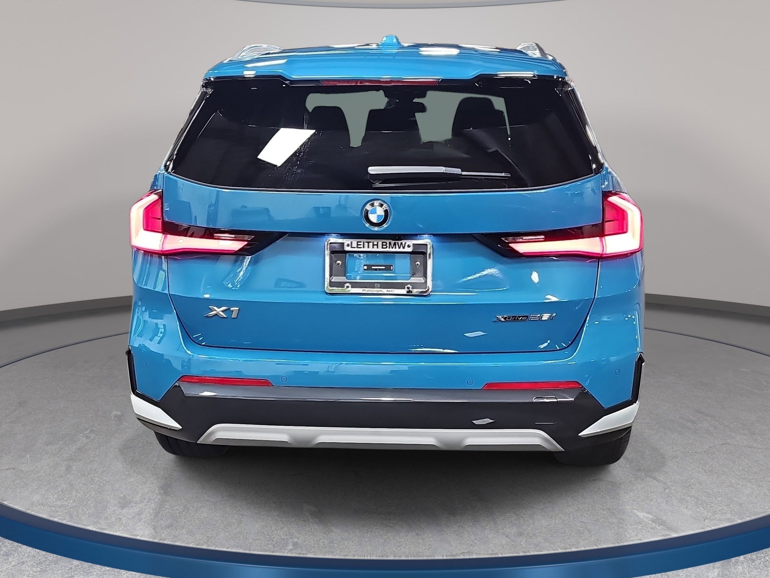 Certified 2025 BMW X1 xDrive28i w/ Technology Package AWD/4WD image 7