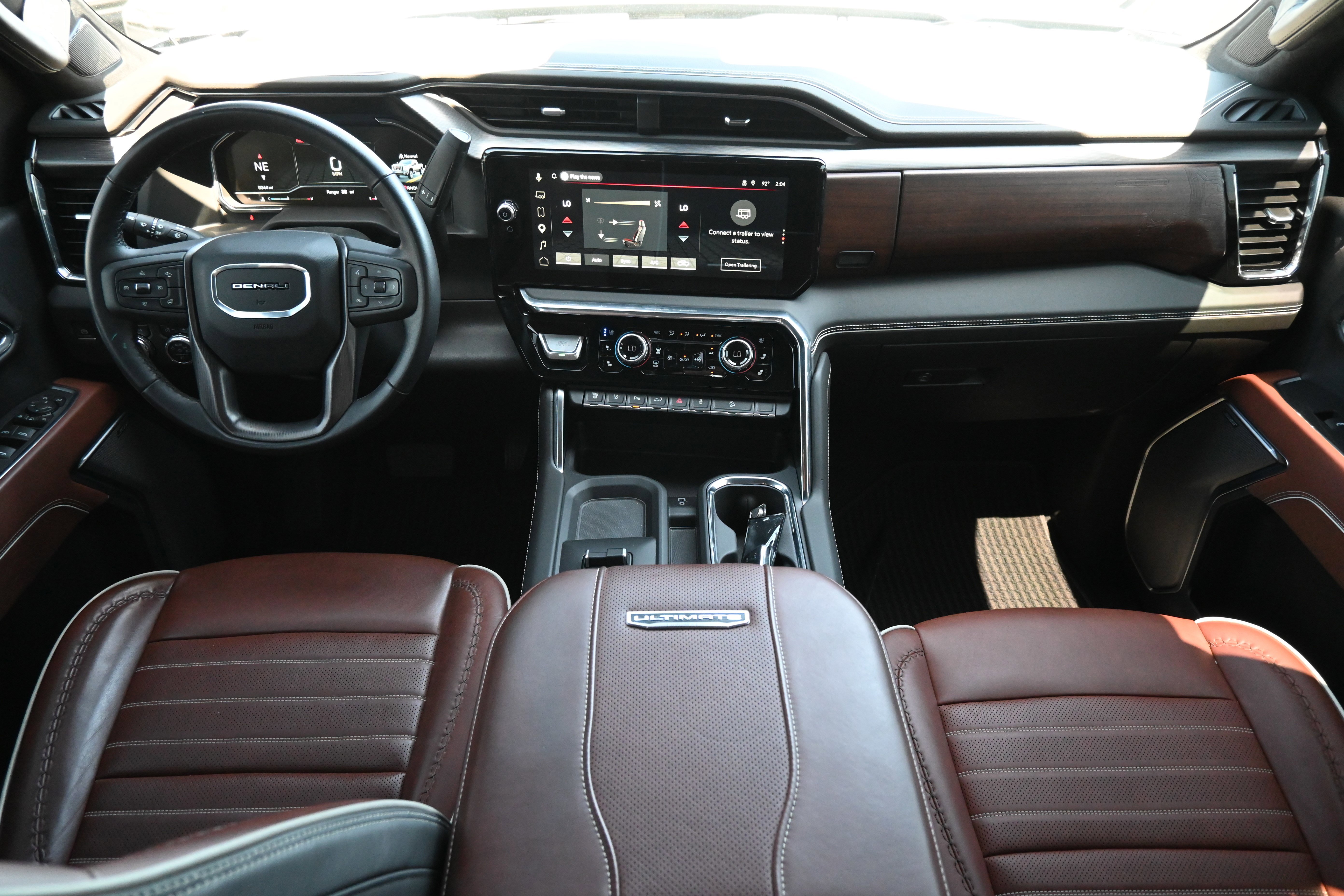 Used 2025 GMC Sierra 2500 Denali Ultimate w/ Max Trailering Package image 3