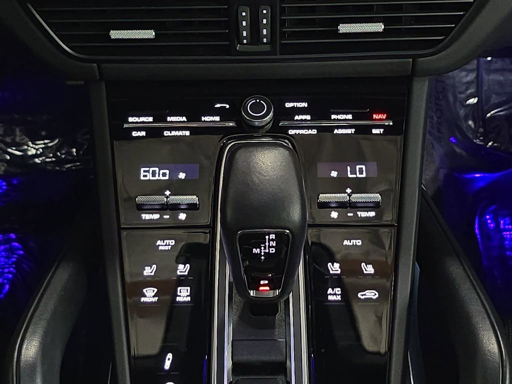 Certified 2023 Porsche Cayenne Turbo AWD/4WD image 19