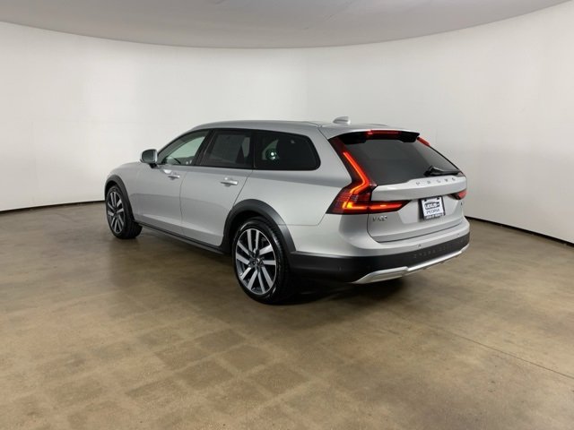 Used 2024 Volvo V90 B6 Cross Country Ultimate w/ Protection Package Premier image 32