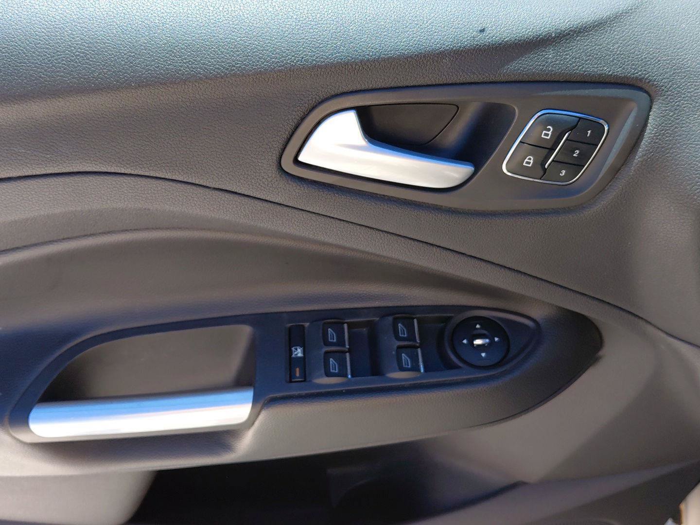 Used 2013 Ford Escape Titanium AWD/4WD image 26
