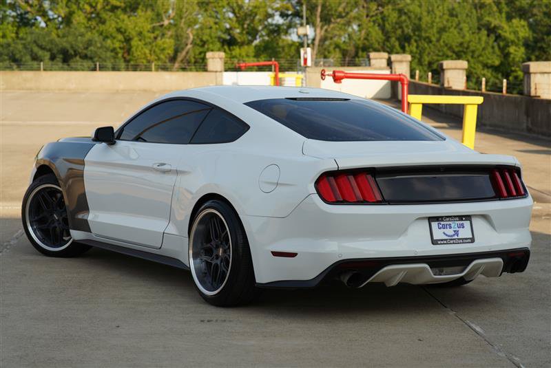 Used 2015 Ford Mustang Coupe RWD image 3