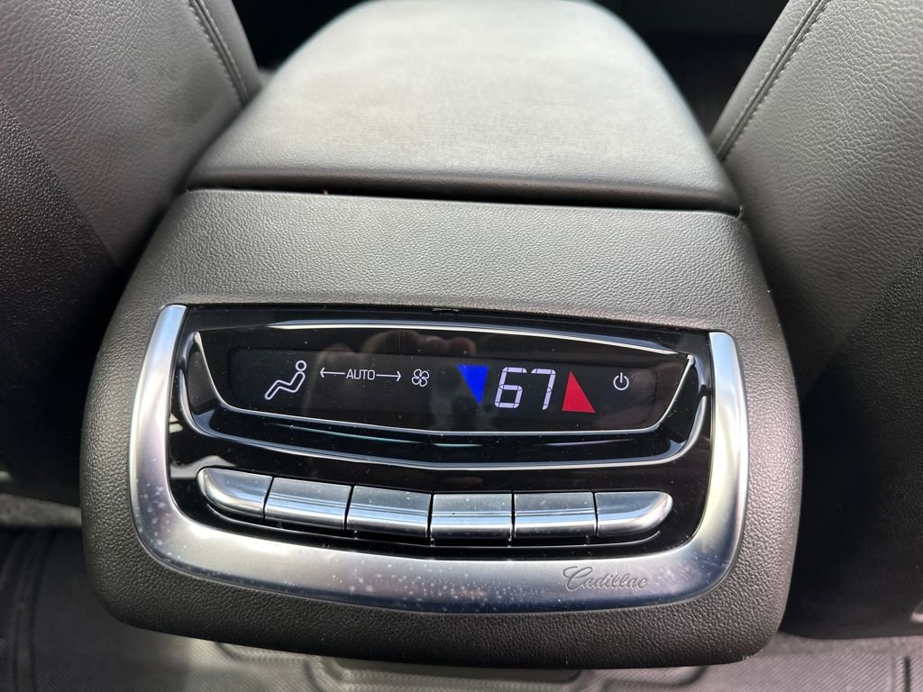 Used 2024 Cadillac XT6 Luxury image 40