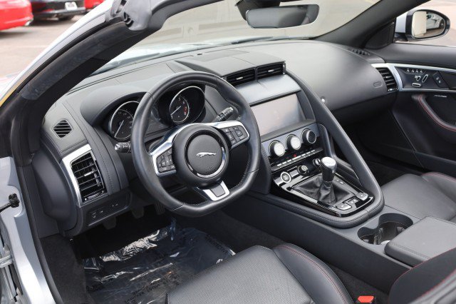 Used 2019 Jaguar F-TYPE R-Dynamic RWD image 23