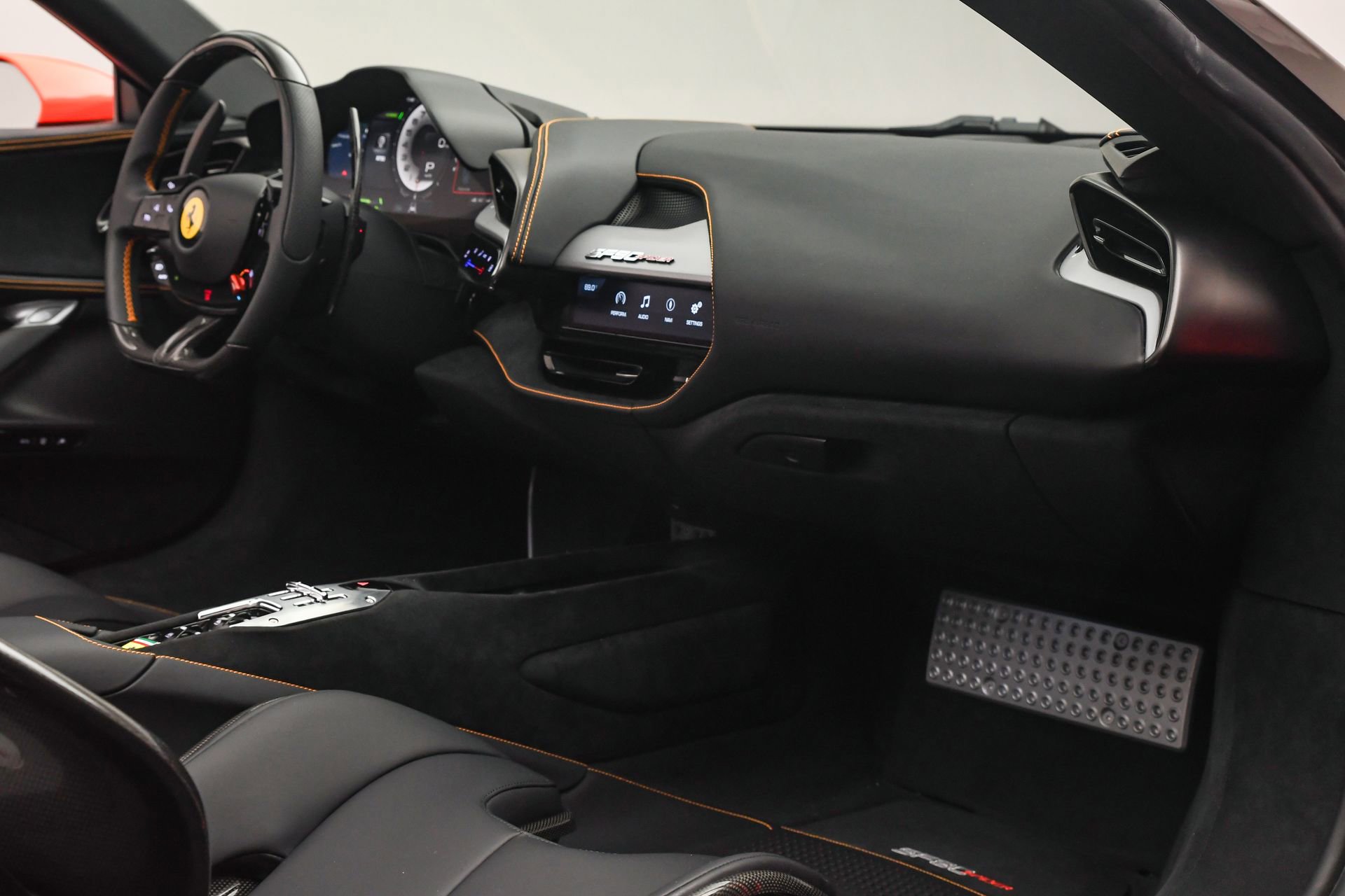 Used 2025 Ferrari SF90 Spider image 18