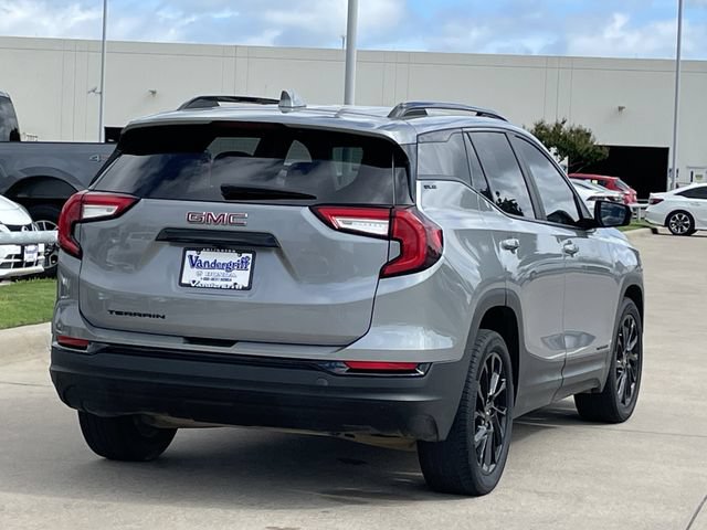Used 2023 GMC Terrain SLE w/ Driver Convenience Package FWD image 4