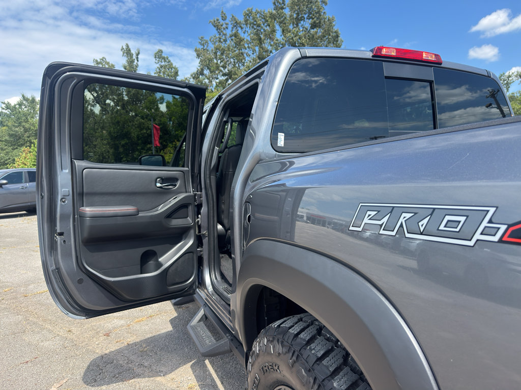 Used 2023 Nissan Frontier PRO-4X w/ Pro-4X Premium Package AWD/4WD image 18