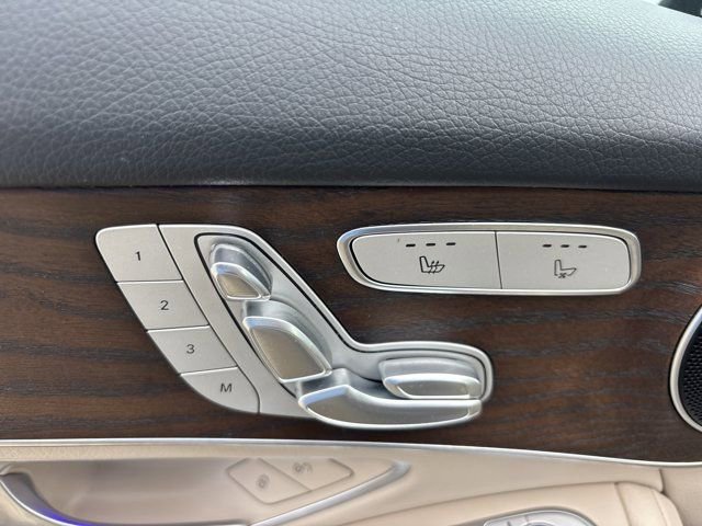 Used 2021 Mercedes-Benz GLC 300 4MATIC image 24